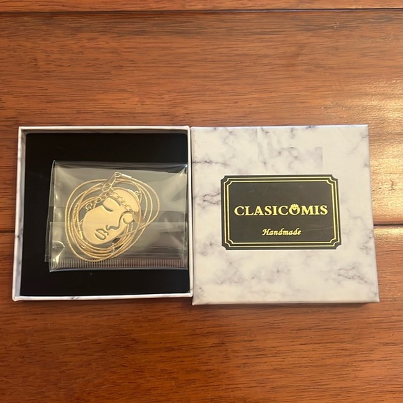 Clasicomis Handmade Face Necklace - Picture 1 of 3